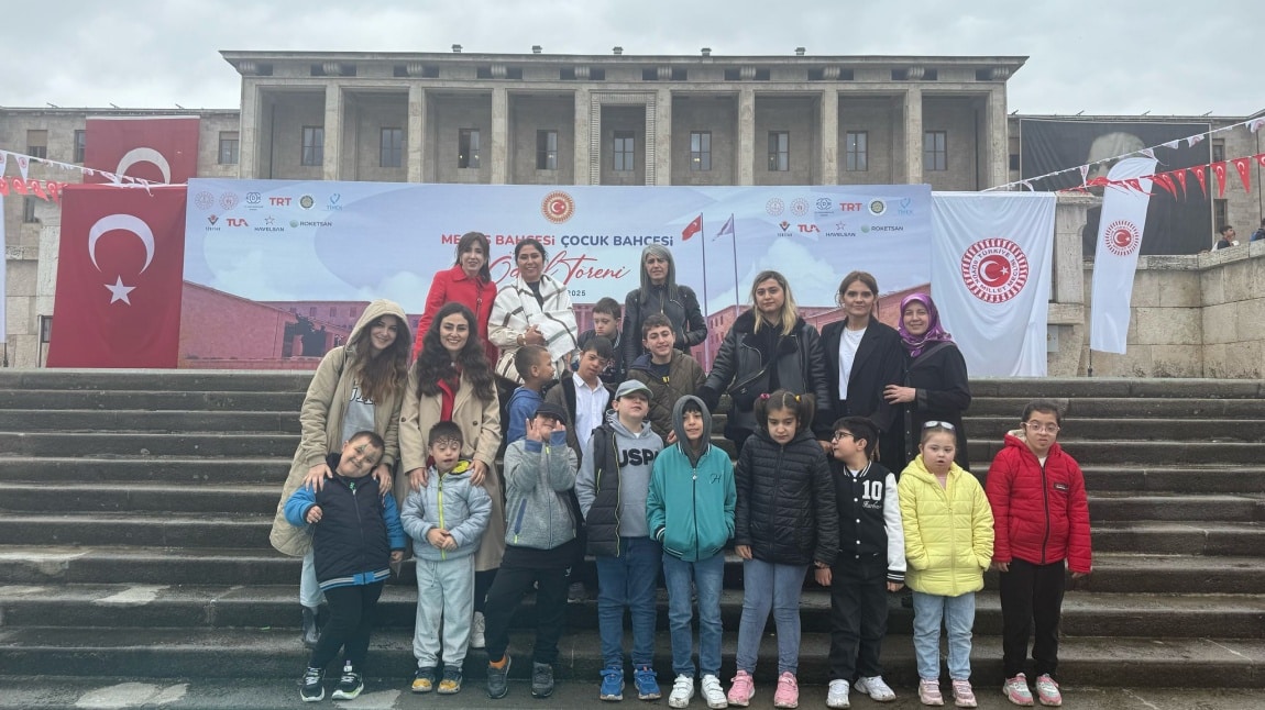 ULUSAL EGEMENLİĞİMİZİN SİMGESİ TÜRKİYE BÜYÜK MİLLET MECLİSİNDEYİZ